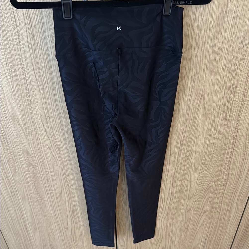 Koral Black Animal Print Leggings Sz M